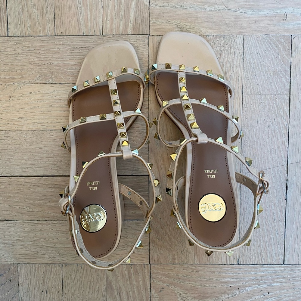 Valentino-like sandals
